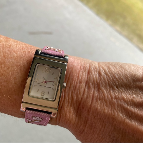 2009-2010 Tommy Hilfiger Twist Band Watch - Picture 11 of 11